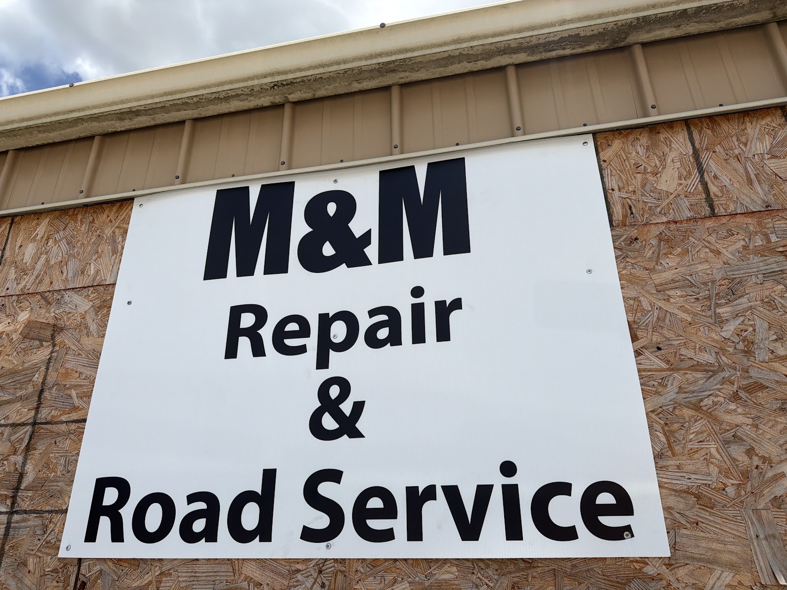 M&M Repair Road Service shop view